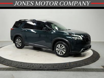 Used 2022 Nissan Pathfinder SL w/ SL Black Package