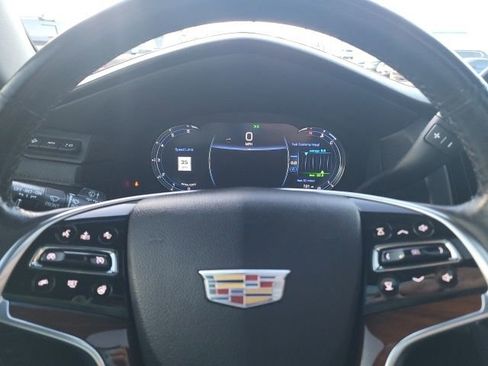 Used 2019 Cadillac Escalade ESV Premium Luxury image 11