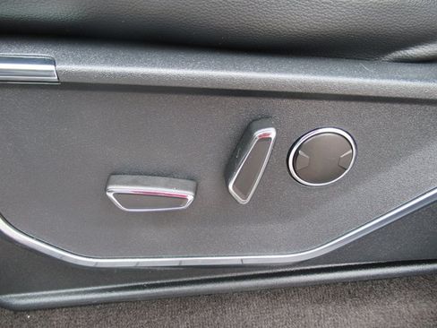 Used 2022 Ford F150 Lariat w/ Equipment Group 502A High image 21