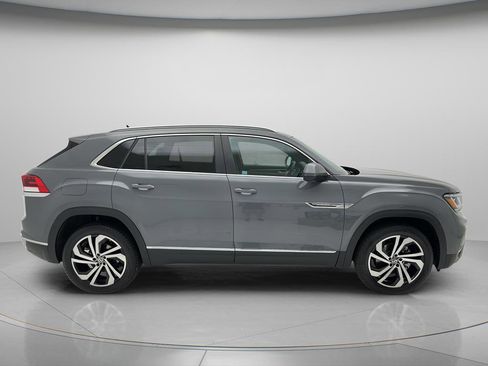 Used 2022 Volkswagen Atlas Cross Sport SEL AWD/4WD image 4