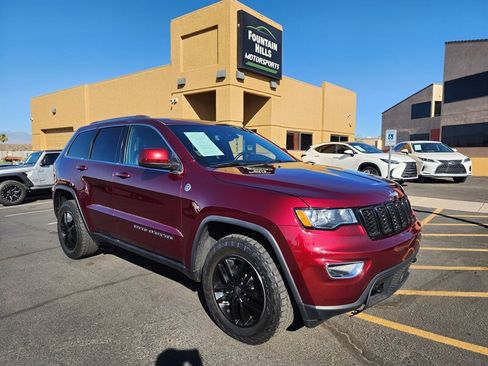 Used 2020 Jeep Grand Cherokee Laredo w/ Quick Order Package 2BN North AWD/4WD image 1