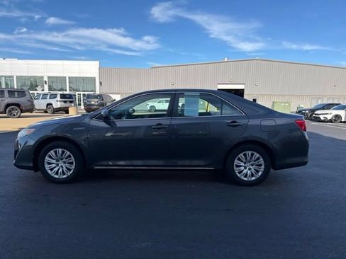 Used 2012 Toyota Camry LE FWD image 4