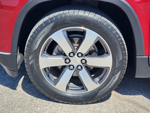 Used 2019 Chevrolet Traverse LT w/ LT Premium Package FWD image 10