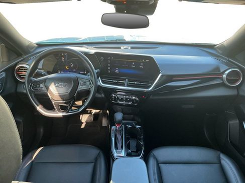 Used 2025 Chevrolet Trax RS w/ Driver Confidence Package FWD image 17