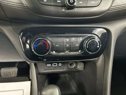 Used 2021 Buick Encore GX Preferred w/ Cold Weather Comfort Package FWD image 16