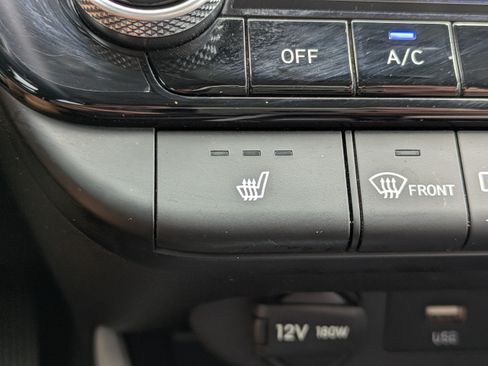 Certified 2024 Hyundai Elantra Limited FWD image 22