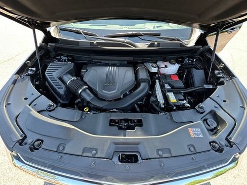 Used 2025 Chevrolet Traverse LT FWD image 31