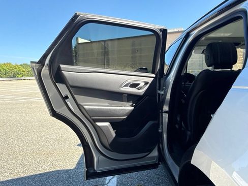 Used 2021 Land Rover Range Rover Velar S AWD/4WD image 12