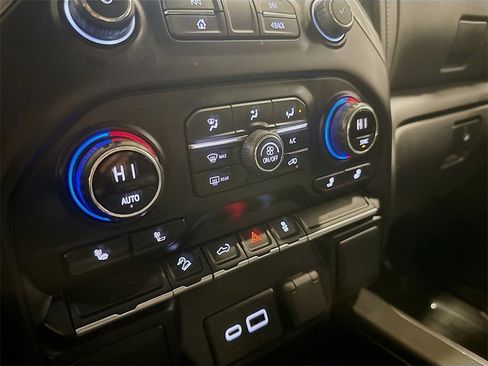 Used 2021 Chevrolet Silverado 1500 LT Trail Boss w/ Bed Protection Package image 18