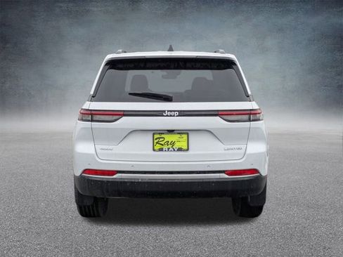New 2026 Jeep Grand Cherokee Limited AWD/4WD image 4