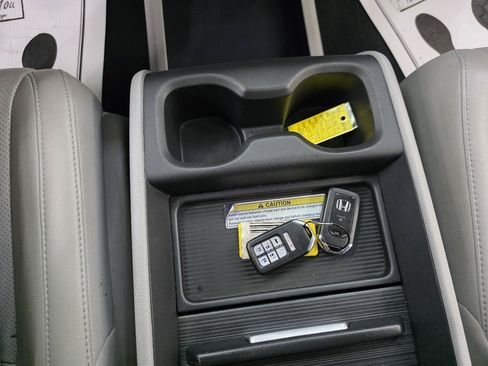 Used 2018 Honda Odyssey Elite image 35