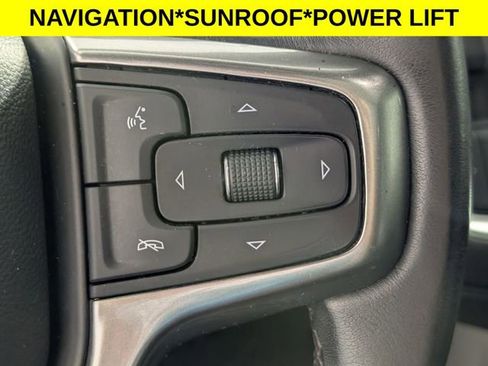 Used 2022 Chevrolet Suburban Z71 w/ Luxury Package AWD/4WD image 18