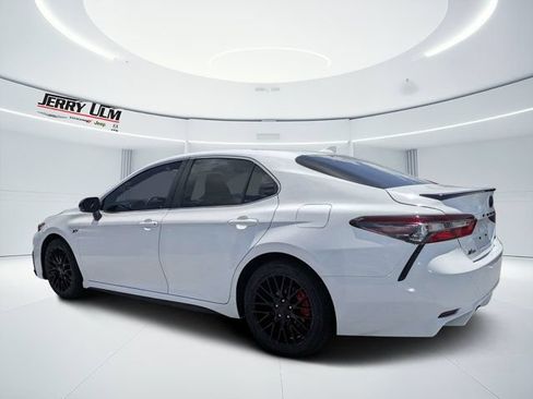 Used 2023 Toyota Camry SE w/ Cold Weather Package FWD image 5