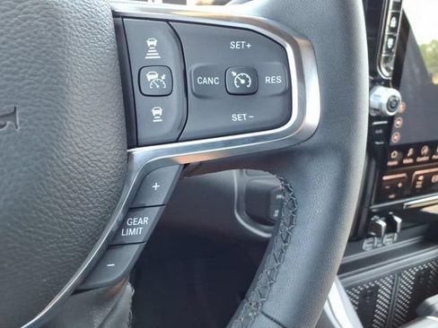 Used 2025 RAM 2500 Laramie AWD/4WD image 25