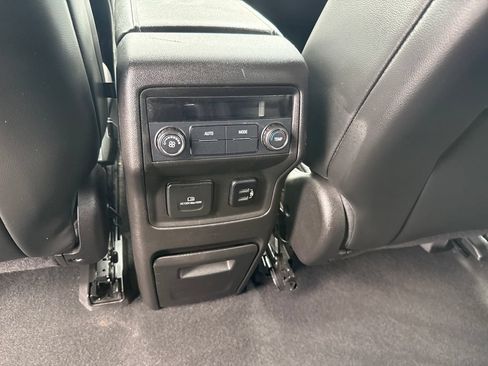 Used 2017 GMC Acadia SLT FWD image 17