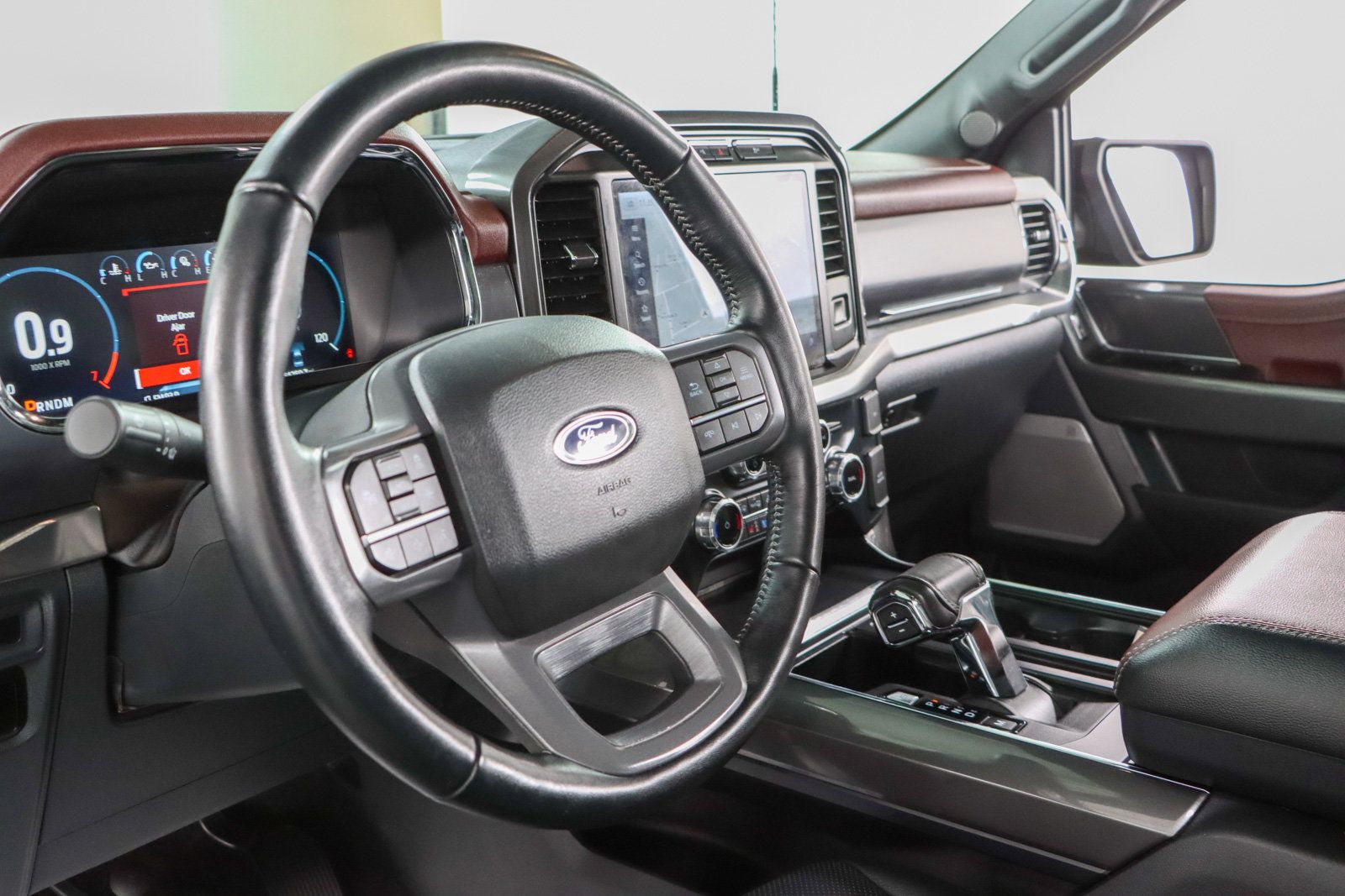 Used 2023 Ford F150 Lariat w/ Equipment Group 502A High AWD/4WD image 25