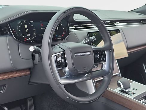Certified 2025 Land Rover Range Rover SE AWD/4WD image 17
