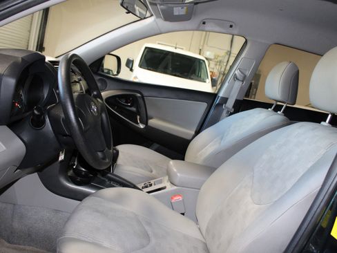 Used 2011 Toyota RAV4 2WD w/ Base L4 Extra Value Pkg image 17