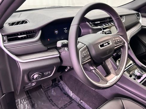 New 2025 Jeep Grand Cherokee Limited w/ Black Appearance Package image 14