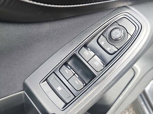 Used 2021 Subaru Crosstrek 2.0i image 15