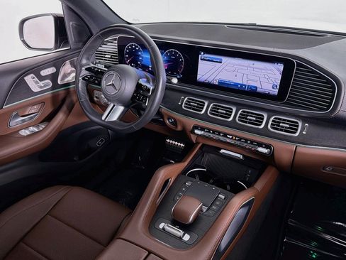 Certified 2024 Mercedes-Benz GLS 450 4MATIC image 17