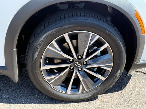 New 2026 INFINITI QX60 Luxe image 10