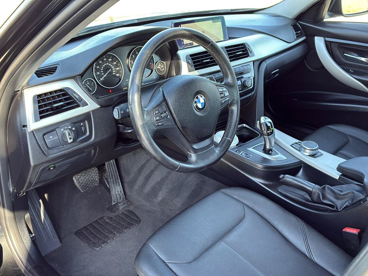 Used 2018 BMW 320i xDrive Sedan w/ Convenience Package AWD/4WD image 20