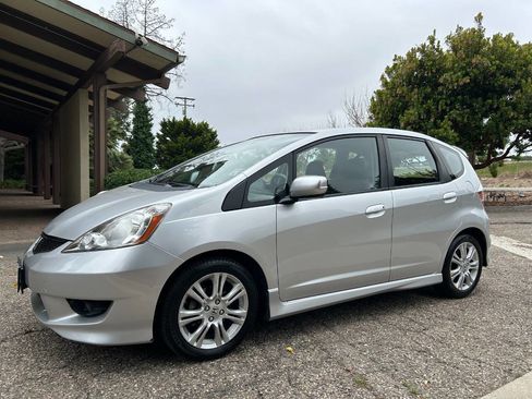 Used 2011 Honda Fit Sport image 4