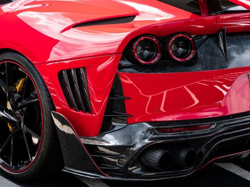 Used 2020 Ferrari 812 Superfast RWD image 24