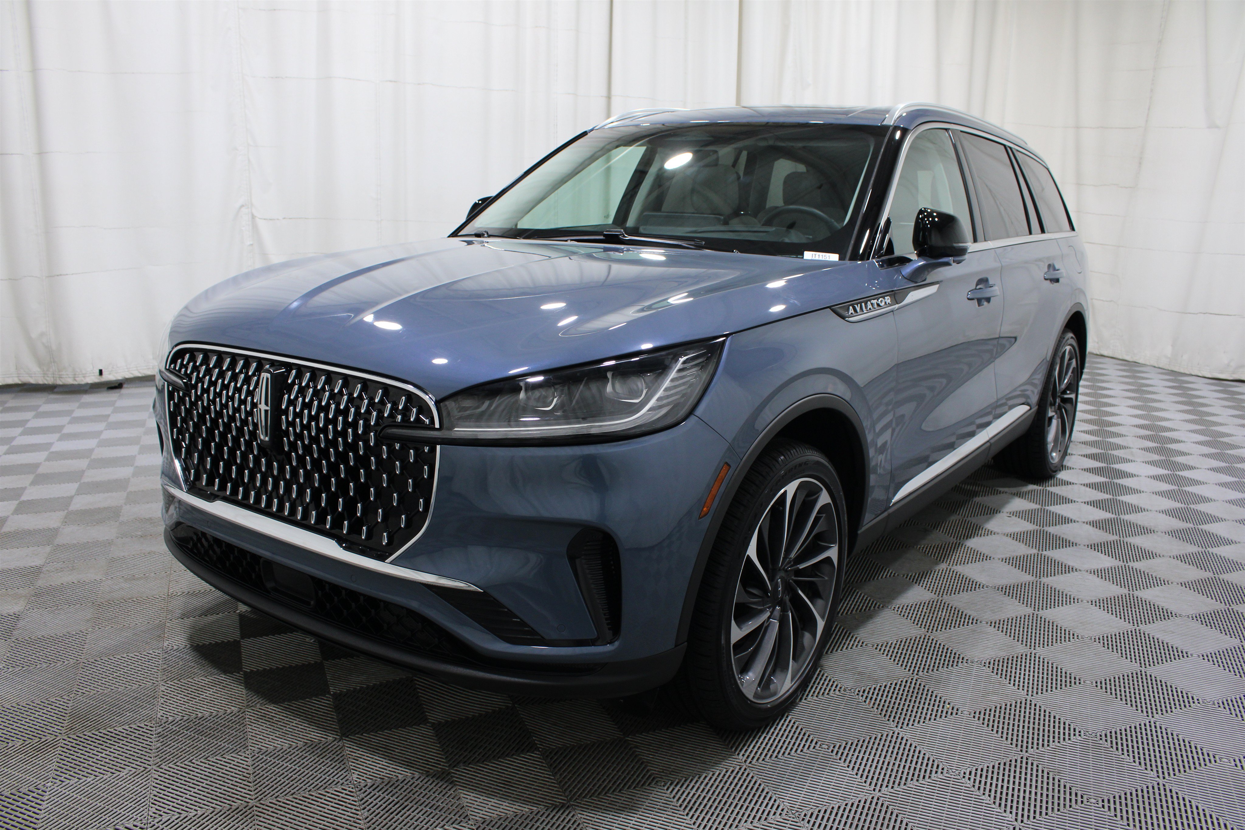 Used 2025 Lincoln Aviator Reserve w/ Equipment Group 201A AWD/4WD image 39