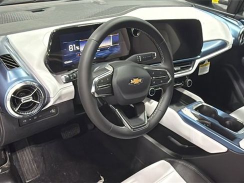 New 2026 Chevrolet Equinox EV LT image 11