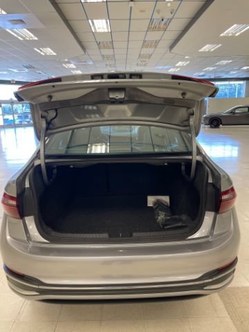 Used 2023 Volkswagen Jetta SEL FWD image 9