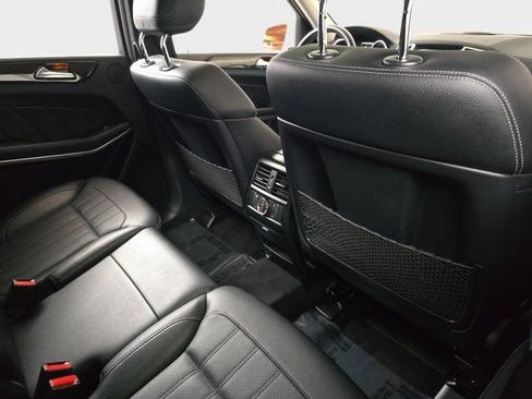 Used 2014 Mercedes-Benz GL 450 4MATIC image 11