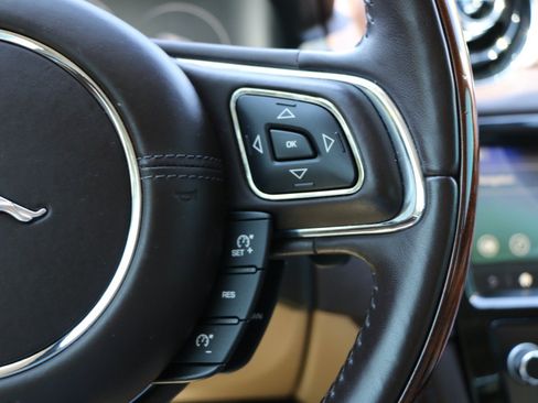 Used 2018 Jaguar XJ Supercharged RWD image 22