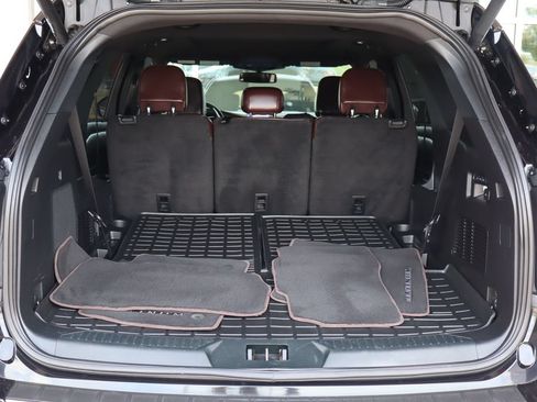 Used 2020 Ford Explorer Platinum w/ Premium Technology Package AWD/4WD image 9