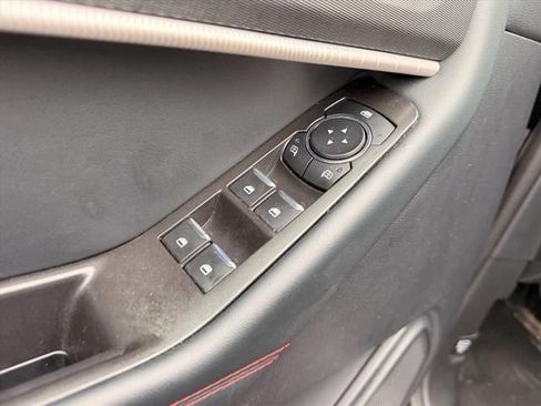 Used 2025 Ford Explorer ST-Line w/ ST-Line Street Pack AWD/4WD image 15