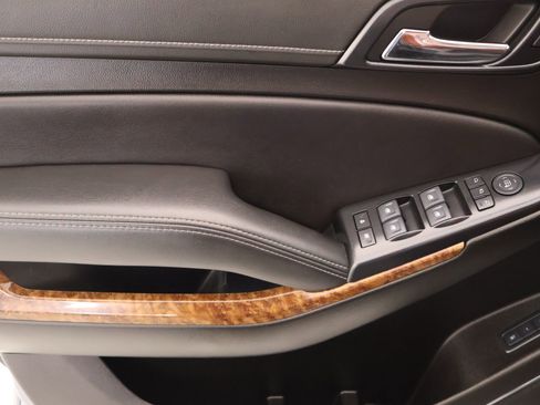 Used 2019 Chevrolet Suburban Premier w/ Premier Plus Edition image 19