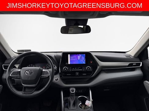 Used 2023 Toyota Highlander LE AWD/4WD image 22