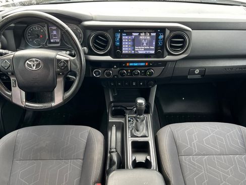 Used 2016 Toyota Tacoma TRD Off-Road image 13