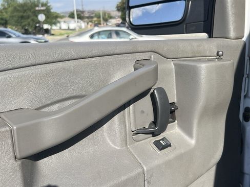 Used 2021 Chevrolet Express 2500 w/ Driver Convenience Package RWD image 10