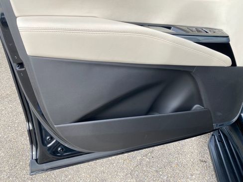 Used 2025 Cadillac Escalade Sport image 12