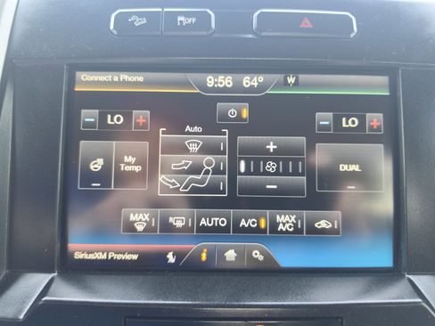 Used 2015 Ford F150 Lariat w/ Equipment Group 502A Luxury AWD/4WD image 32