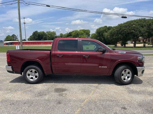 Used 2025 RAM 1500 4x4 Crew Cab image 2