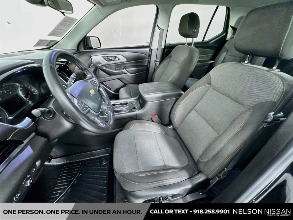 Used 2021 Chevrolet Traverse LT FWD image 20