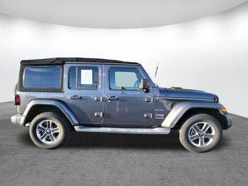 Used 2018 Jeep Wrangler Unlimited Sahara image 28