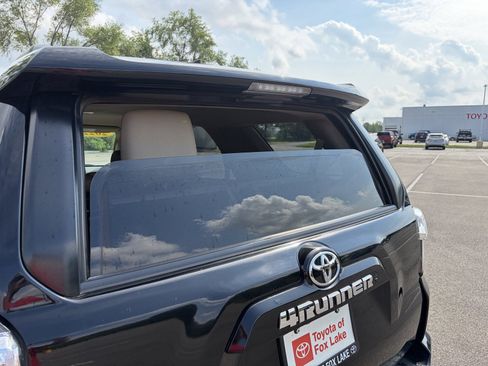 Used 2022 Toyota 4Runner SR5 Premium AWD/4WD image 30