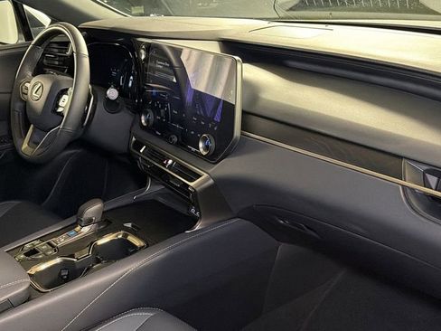 Used 2025 Lexus RX 350 Premium image 11