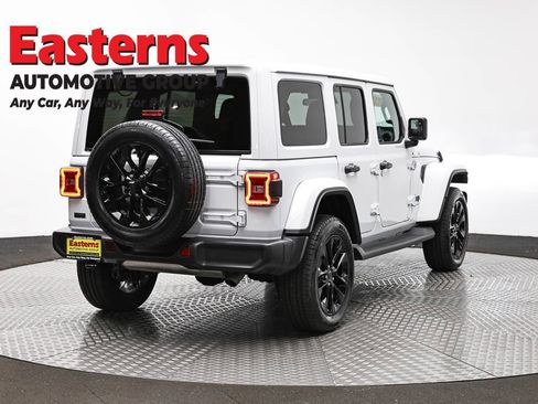 Used 2025 Jeep Wrangler Unlimited Sahara image 5