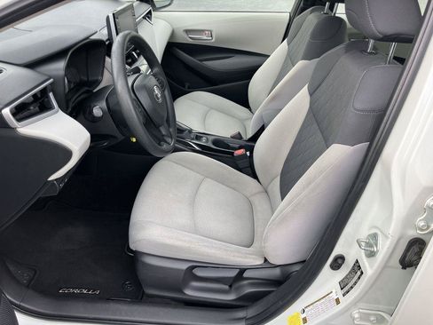 Used 2021 Toyota Corolla LE FWD image 12