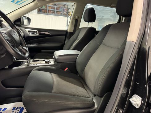 Used 2019 Nissan Pathfinder SV image 20